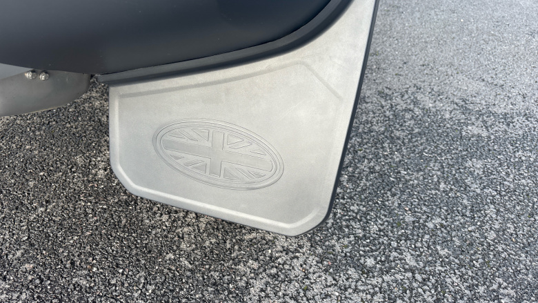 Land Rover Defender 90 Diesel 3.0 D250 Hard Top Auto